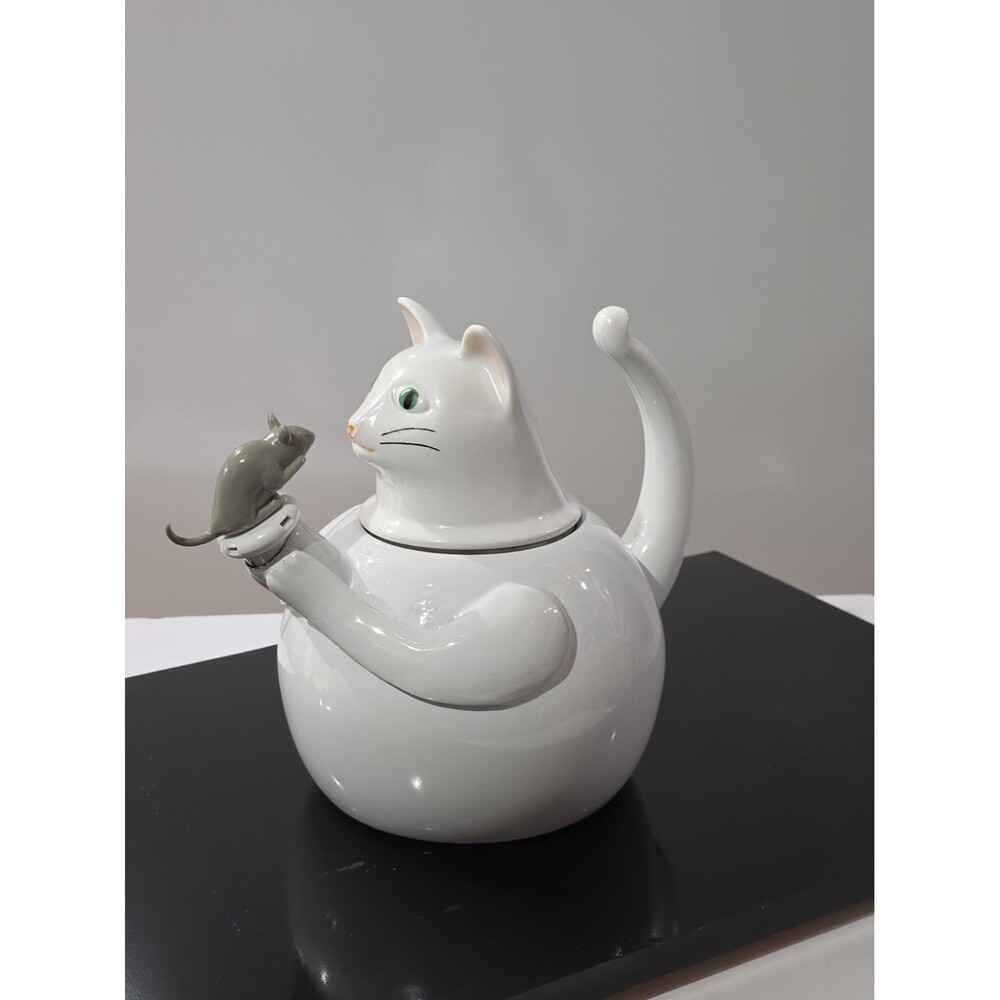 Vintage 80’s Copco White Enameled Cat & Mouse 2.5 Quart Water Tea Kettle Pot